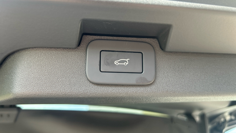 Land Rover Discovery 3.0 D300 S 5dr Auto Diesel Station Wagon